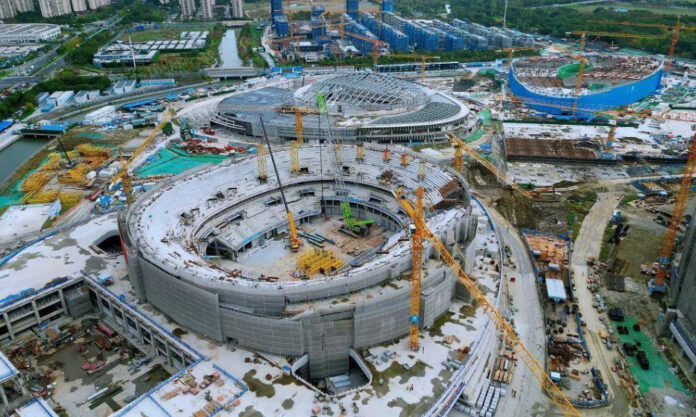 The Nanjinger - Lightweight Steel Roof Starts going on Wuxi Olympic Sports Centre
