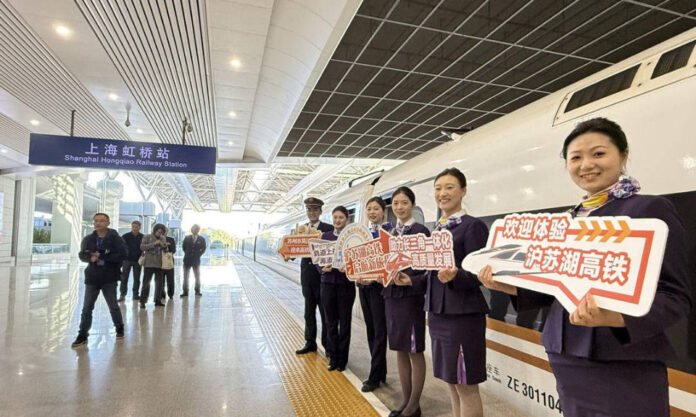 The Nanjinger - Reporters on Board for 1st Train Operating on New Shanghai-Suzhou-Huzhou Line