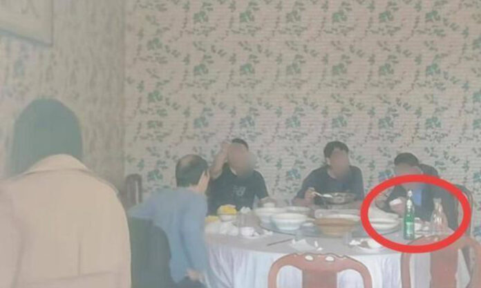 The Nanjinger - Scandal Emerges of Yancheng Village Cadres’ Weekday Lunchtime Alcohol Drinks
