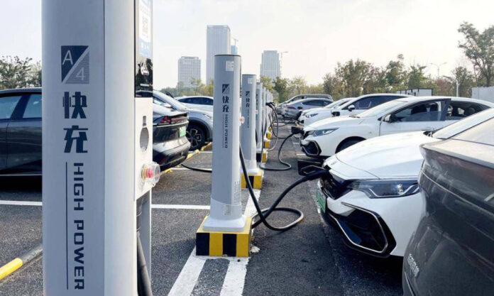 The Nanjinger - Yangzhou Opens City’s Largest Public NEV Fast Charging Station