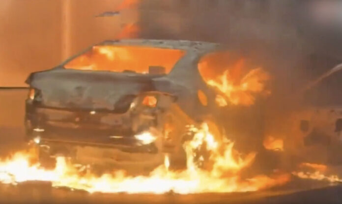 The Nanjinger - Tunnel in Suzhou Filled with Smoke as Car up in Flames to Burn to a Crisp