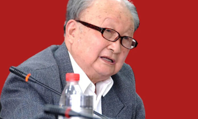 The Nanjinger - Centenarian Professor Gives 1,300 Seniors Red Envelopes with ¥100 in Suqian