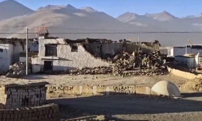 The Nanjinger - Medical Team from Nantong Rushes to Aid Tibet after 7.1 Magnitude Earthquake