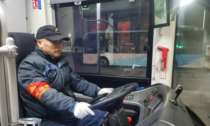 The Nanjinger - Nanjinger Celebrates New Year by Driving an Overnight Bus, as He has for 7 Years